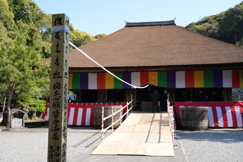 50年に一度、ご本尊・薬師如来坐像のご開扉が執り行われた「瀧山寺」を訪ねる